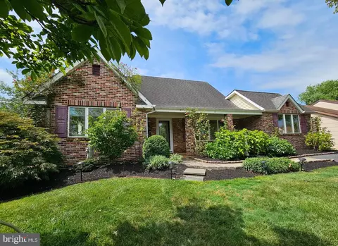 75 Earnshaw Ln, Willingboro, NJ 08046