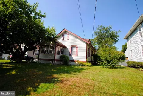 317 Maple Ave, Delanco, NJ 08075
