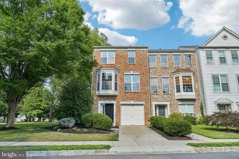 1 Winterberry Pl, Delran, NJ 08075
