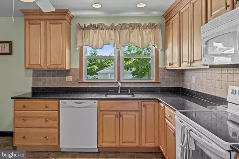 909 Smith St, Delran, NJ 08075 photo 9