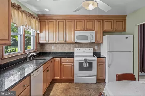 909 Smith St, Delran, NJ 08075 photo 11