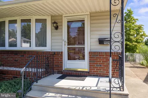909 Smith St, Delran, NJ 08075 photo 4