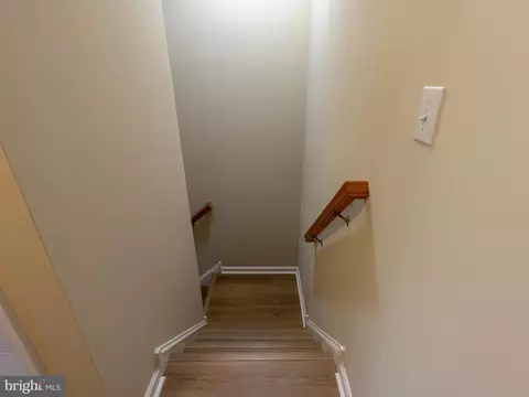 Entry Way - 1 Fox Ct, Delran, NJ 08075 photo 3 of 6
