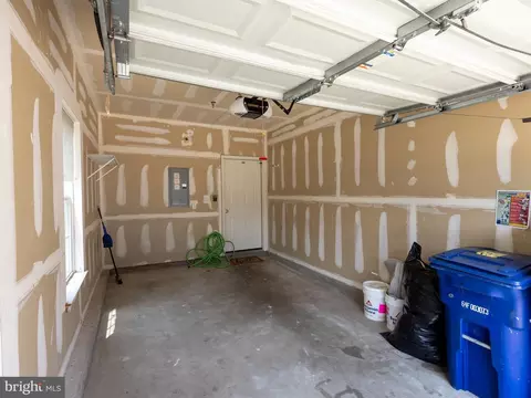 Entry Way - 1 Fox Ct, Delran, NJ 08075 photo 6 of 6