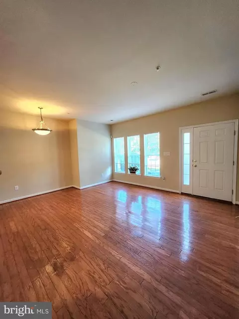 Living - 1 Fox Ct, Delran, NJ 08075 photo 1 of 1