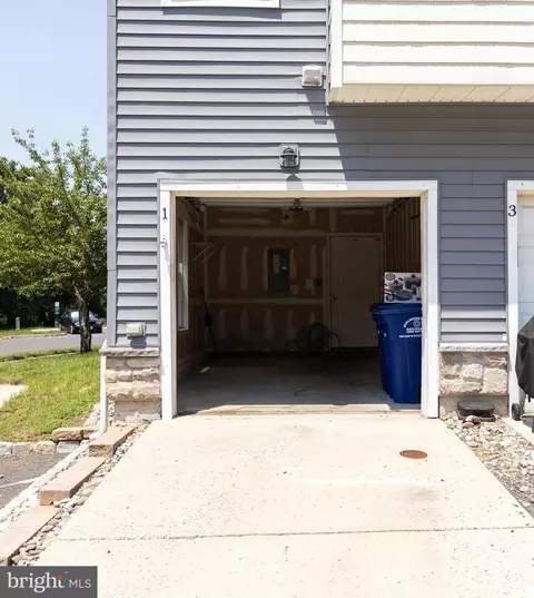 Exterior - 1 Fox Ct, Delran, NJ 08075 photo 2 of 2