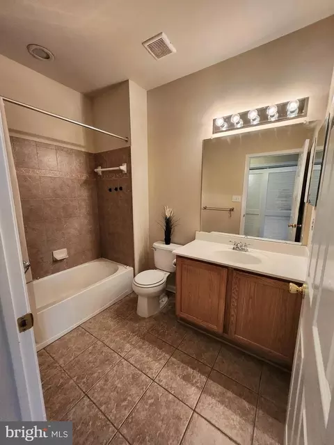 Bath - 1 Fox Ct, Delran, NJ 08075 photo 2 of 2