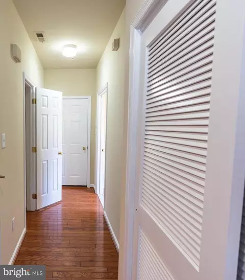 Entry Way - 1 Fox Ct, Delran, NJ 08075 photo 2 of 6