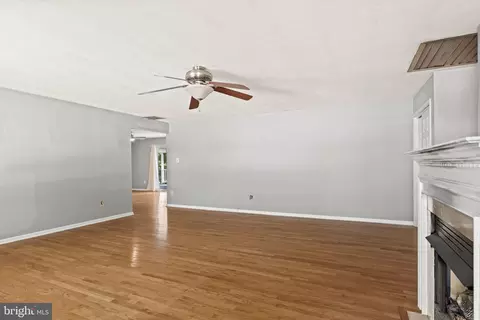 210 High St, Maple Shade, NJ 08052 photo 4
