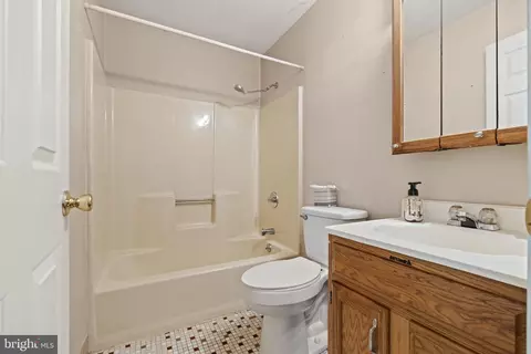210 High St, Maple Shade, NJ 08052 photo 15