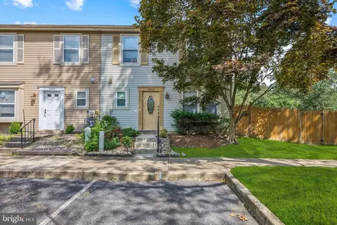 5806 Red Haven Dr, Marlton, NJ 08053