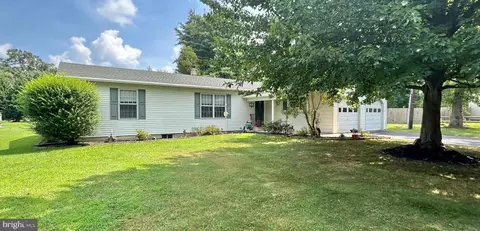 1025 Potts Mill Rd, Bordentown, NJ 08505