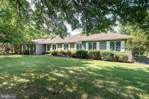 26 Georgetown Rd, Bordentown, NJ 08505