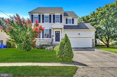 30 E 5th St, Burlington, NJ 08016