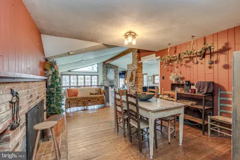 Dining - 164 Fox Chase Dr, Delran, NJ 08075 photo 3 of 7