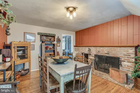 Dining - 164 Fox Chase Dr, Delran, NJ 08075 photo 4 of 7