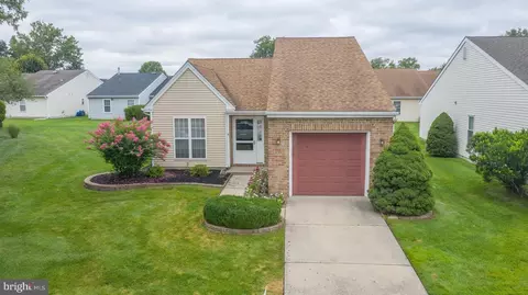 7 Buttonbush Ct, Mount Laurel, NJ 08054