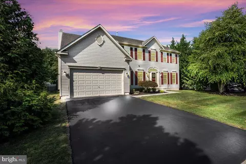 606 Archibald Ln, Florence, NJ 08518