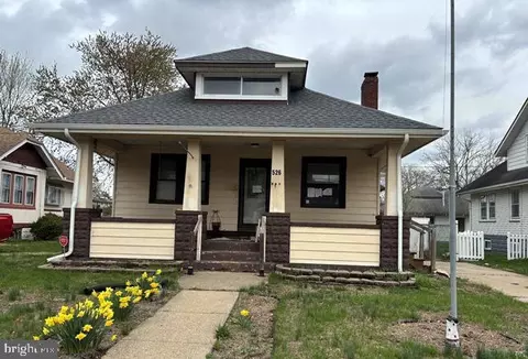 526 Manor Rd, Beverly, NJ 08010