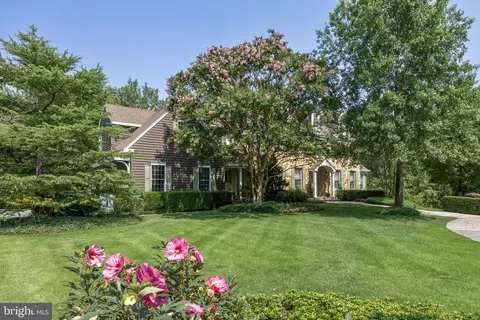 693 Garwood Rd, Moorestown, NJ 08057