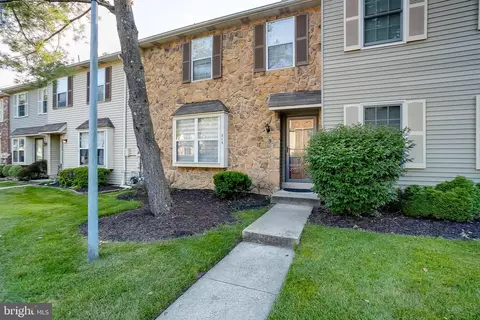 313 Fountain Hall Ct, Mount Laurel, NJ 08054