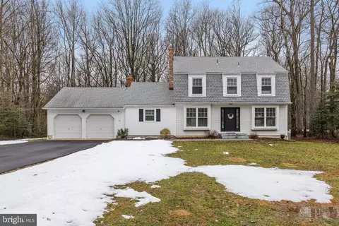 16 Bayau Trl, Medford, NJ 08055