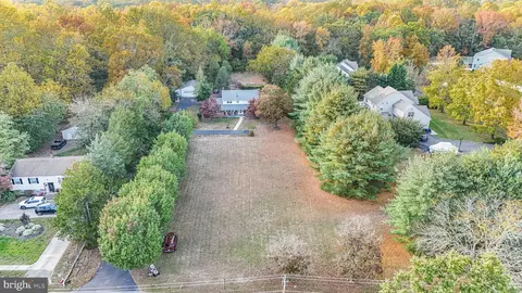64 Mill St, Medford, NJ 08055