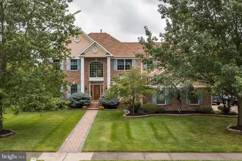 5 S Deer Pl, Hainesport, NJ 08036