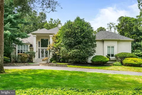 73 Bortons Rd, Marlton, NJ 08053