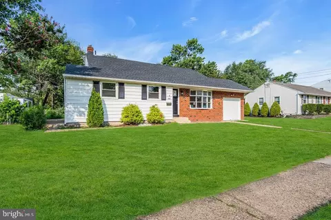 328 Ithaca Ave, Delran, NJ 08075