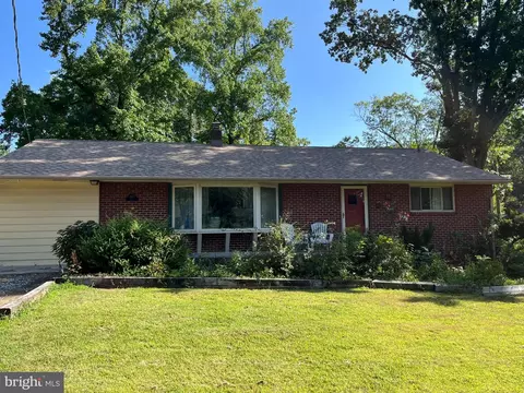 909 Cedar St, Riverton, NJ 08077