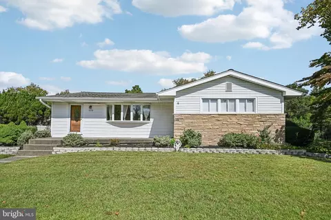 111 Temple Blvd, Palmyra, NJ 08065