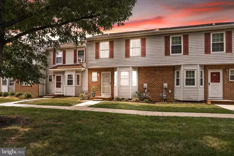 32 W Constitution Dr, Bordentown, NJ 08505