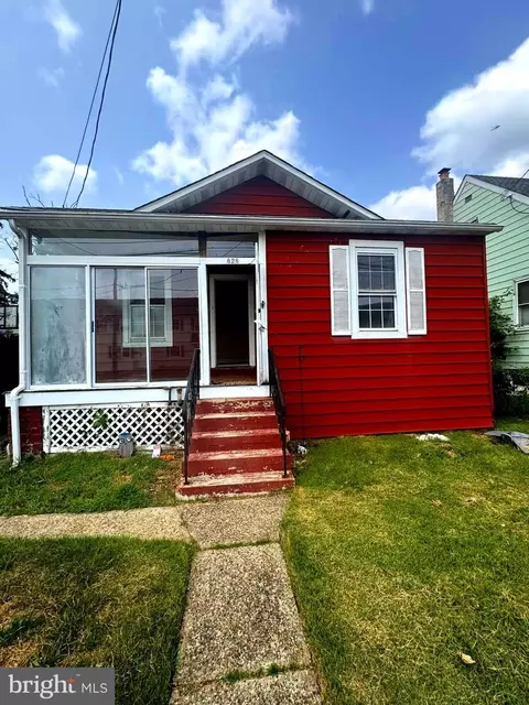 828 Wood St, Burlington, NJ 08016