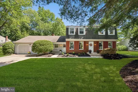 123 Pine Valley Dr, Medford, NJ 08055