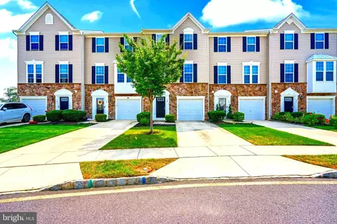20 Benford Ln, Edgewater Park, NJ 08010