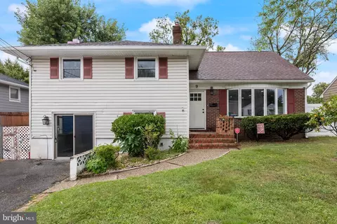 9 Rose Ln, Burlington, NJ 08016