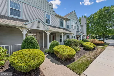 303 Sweetwater Dr, Cinnaminson, NJ 08077
