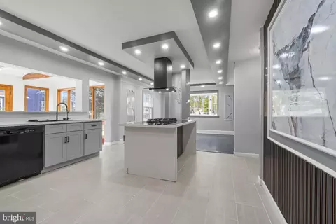 910 S Fairview St, Riverside, NJ 08075 photo 11