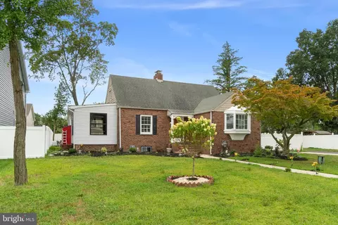 910 S Fairview St, Riverside, NJ 08075 photo 2
