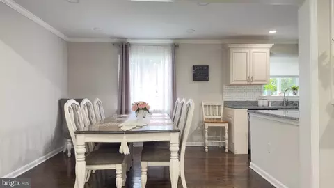 Entry Way - 31 Cornell, Delran, NJ 08075 photo 2 of 7