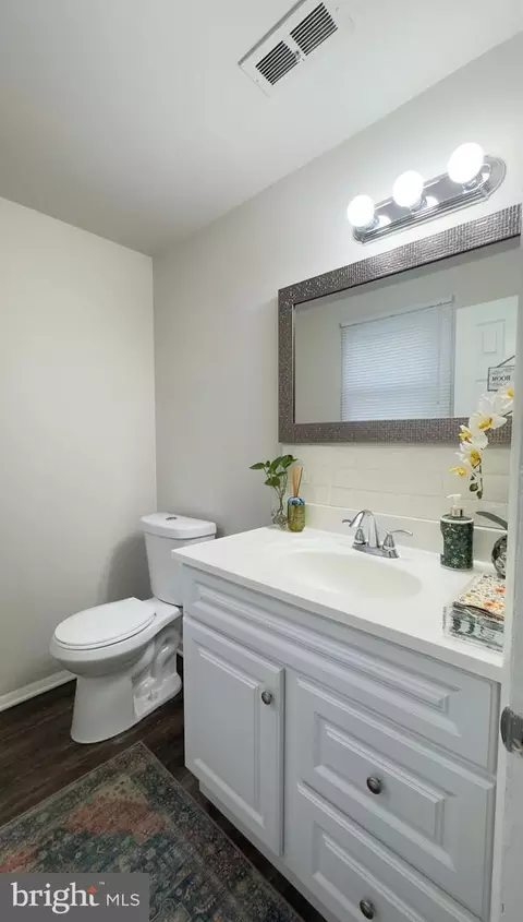 Bath - 31 Cornell, Delran, NJ 08075 photo 1 of 4