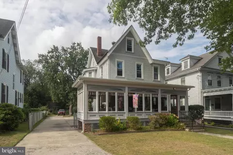 714 Main St, Riverton, NJ 08077