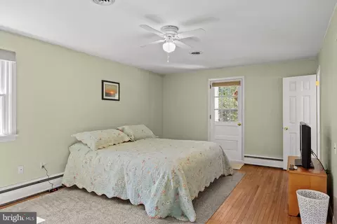 Bedroom - 206 Fenimore Ln, Delanco, NJ 08075 photo 2 of 4