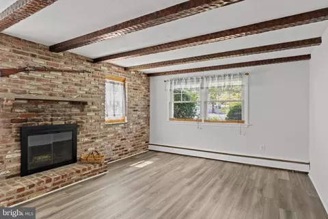 Living - 206 Fenimore Ln, Delanco, NJ 08075 photo 1 of 2