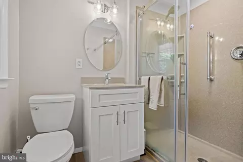 Bath - 206 Fenimore Ln, Delanco, NJ 08075 photo 3 of 3