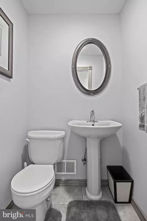 Bath - 206 Fenimore Ln, Delanco, NJ 08075 photo 1 of 3