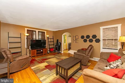 206 E Center Ave, Maple Shade, NJ 08052 photo 7