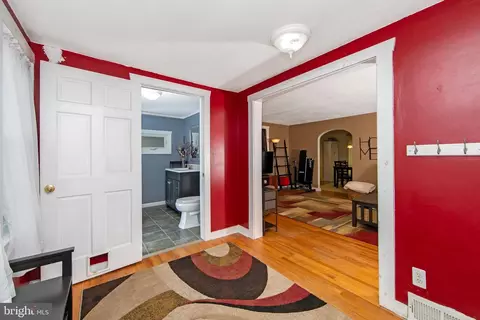 206 E Center Ave, Maple Shade, NJ 08052 photo 2