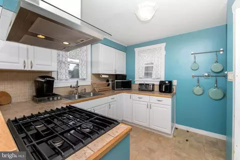 206 E Center Ave, Maple Shade, NJ 08052 photo 11